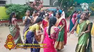 SPR బతుకమ్మ సంబరాలు 2025 | తెలంగాణ ముందస్తు బతుకమ్మ వేడుకలలో పాల్గొన్న విద్యార్థులు టీచర్లు #spr 