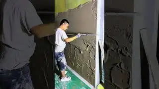Use a long piece of wood to spread all the cement evenly #streetfood