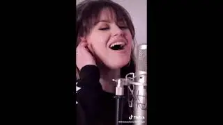 tiktok-singers singing the my hair whistles!
