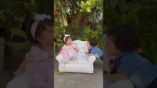 Beb&ecirc;s g&ecirc;meos fazendo v&iacute;deos de namorados *atores baby*