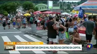Florian&oacute;polis celebra Carnaval com tradicional bloco Enterro da Tristeza nesta quinta-feira