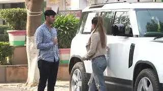 is he Gold digger prank with Mahi-lakra