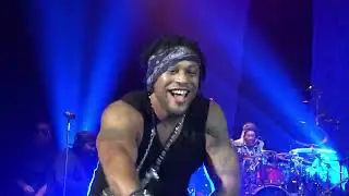 D’Angelo – “Sugah Daddy” (Live at Hammersmith Apollo, London – February 2015)