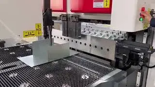 Automatic Sheet Metal CNC Bending Machine 13 Axis 15 Axis Full Electric