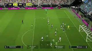 Kante pega bem na bola e faz um golaço 