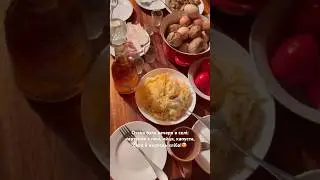 Отака була вечеря в селі: картопля з печі, яйця, капуста, сало й окраєць хліба!😍 #село #кухня