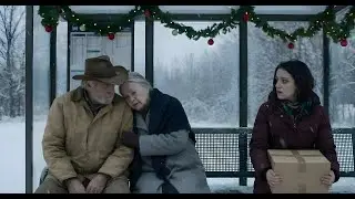 Una madre viuda descubre a una pareja anciana sola en Navidad — su gesto lo cambia todo