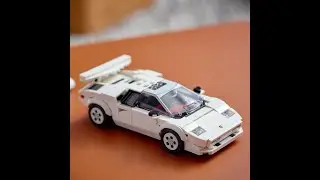 Игрушечная модель гоночного автомобиля Lamborghini Countach от Lego Speed ​​Champions.