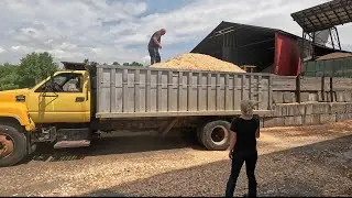 First field breakdown and a little downtime hauling bedding…