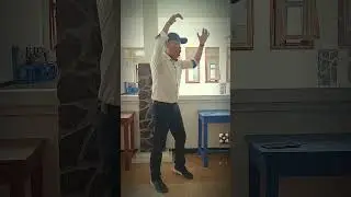 Dirijen Himne Guru yang benar pak ipin