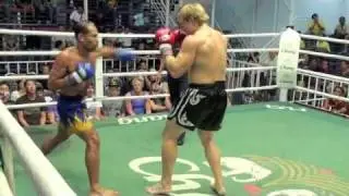 Woody (Tiger Muay Thai) scores a 2nd round KO @ Bangla Boxing stadium