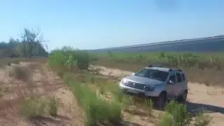 TOYOTA ESTIMA (1995) vs Renault Duster