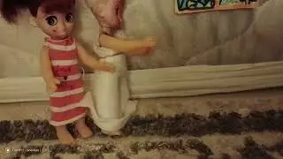 Elsa and Anna home alone the broken window!!