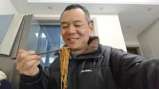 努力兑现给孩子画的大饼，决不食言！老婆做四个菜，聊聊现在养娃