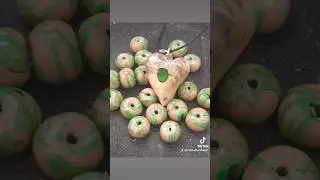 Ein aus Treibholz hergestelltes Herzchen