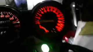 HONDA CB1 warm up after my very own carb clean and tuning. :-)