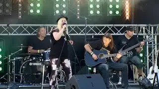 Tea's Half-Acoustic - You Don't Love Me (live)