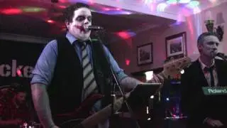 The Rockerteers - Performing QOTSA - No One Knows - LIVE
