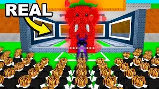 I entered a PUBLIC SERVER with OG STRAWBERRY ELEPHANT in Roblox Steal a Brainrot..