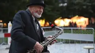 Prague best street musicians. Amazing street music.