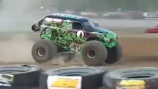 Grave digger freestyle Lima Oh 2007.