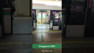 Singapore MRT Doors Closing #shorts