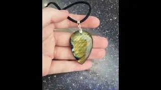 Labradorite Pendant Super flashy! Exact piece gold green labradorite necklace men women