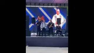 Adi Poenaru & Formația Mile Povan - M&acirc;ndruliță pup de trandafir!❤️#music #livemusic #shortvideo #fyp