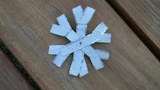 Easiest clip ever.  Snowflake hair  clip