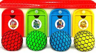 Video divertente con 4 Garage di colore Rosso,Verde,Blu,Giallo e 4 palline anti-stress Rosse,Blu,Ver