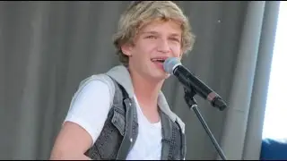 The Lazy Song - Bruno Mars (Cody Simpson cover) - Live on June 26, 2011