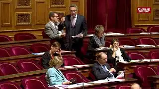 St&eacute;phane Ravier demande des allocations familiales r&eacute;serv&eacute;es aux Fran&ccedil;ais et se fait chahuter