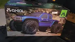 NEW! Axial Coyote RTR comp truck UNBOXING and first impressions! It's not all rainbows and sunshine!