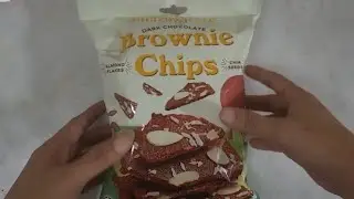 Unwrapping Amazin Graze Dark Chocolate Brownie Chips