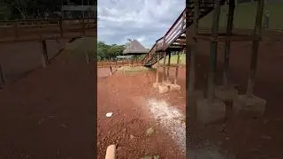 Tanque escavado com lonas Geomembrana Pead com p&eacute;s direito de Deck e passarela