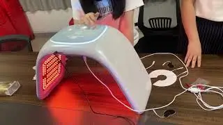 LED Light therapy machine with UV light for solarium tanning