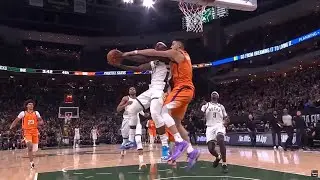 Refs miss obvious foul on Devin Booker that would have fouled him out 😮 Suns vs Bucks Game 4