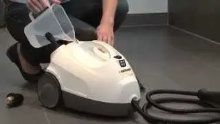 K&auml;rcher stoomreiniger maakt met gemak tegels, voegen van badkamer en keuken schoon