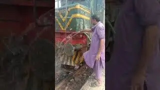Washing a Locomotive After Cow Hit || Cow hit by train #locopilot #highspeedtrains #railway