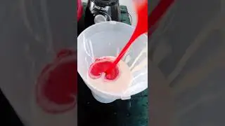 mousse de morango feito com suco Tang