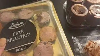 HOW I RREAT MYSELF FR EASTER. SELECTION OF DIFFERENT PATEE'S...ALSO CHOCOLATE MINI MOUSSES!! ;-)