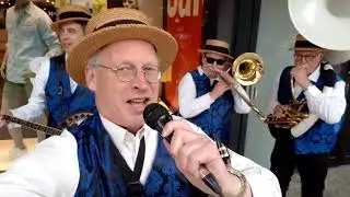 Dixieland Crackerjacks in Emmeloord 13 juli 2024 - Pennies From Heaven (On a rainy day)