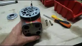 Uszczelnianie orbitrola, siłownika skrętu i pompy hydraulicznej w BIZONIE ZO56. 😃🖐️👍💪