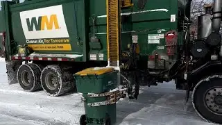 Waste Management McNeilus zr on recycling 