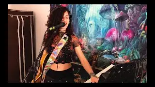 Amanda Ghatorra - Lullaby (Berlin Artist Looping Performance AUTUMN)