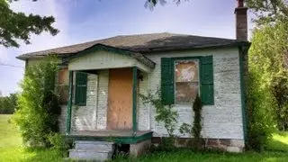 Urbex: ABANDONED BUCKLING Shuttered Shack