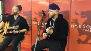 The Cwtch : Newton Faulkner - Up, Up and Away