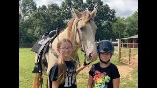 🐴 Horseback Riding Lesson | Melaina & Laila #horse #horsegirl #horseriding 🐎