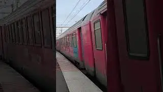 Arriv&eacute;e Magnifique BB22200 /Corail Ouigo a juvisy