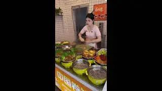 Live broadcast of street food specialties and fruit delicacies